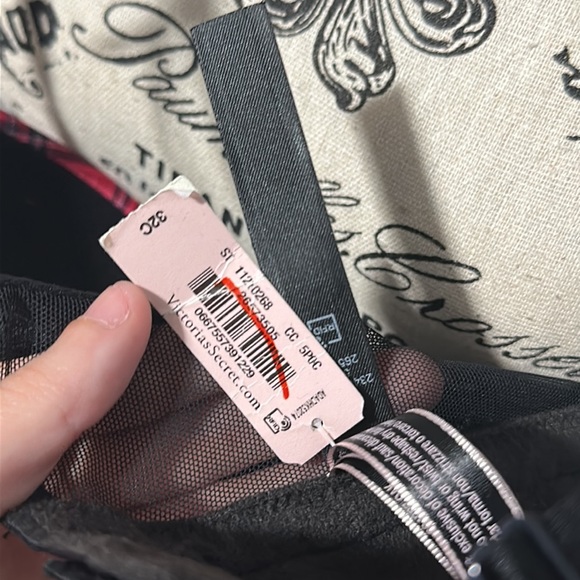 Victoria's Secret Push Up Lace Rhinestone Bra - Picture 7 of 7